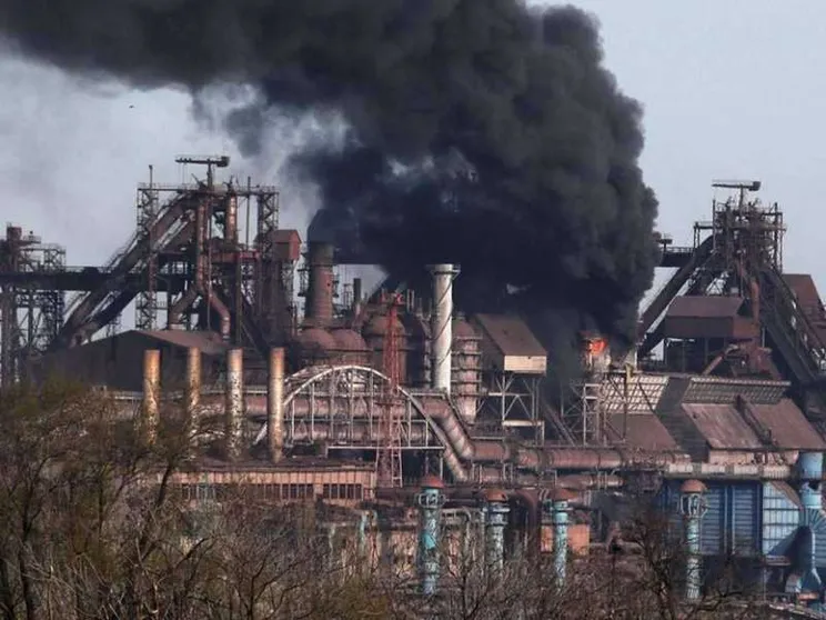 Acciaieria Azovstal "oltre la catastrofe". Slitta l'evacuazione dei civili