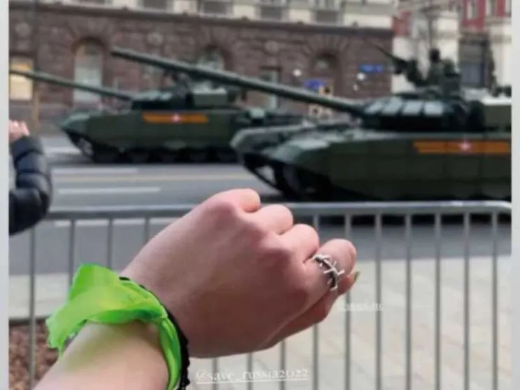 I nastri verdi per la pace in Russia: i tre perché della protesta silenziosa