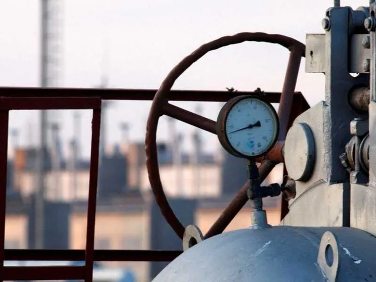 Kiev comincia a chiudere il rubinetto: stop a un terzo del gas russo per l’Ue
