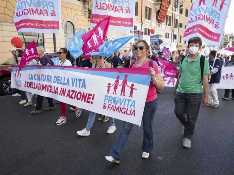 La marcia del popolo che dice «viva la vita»