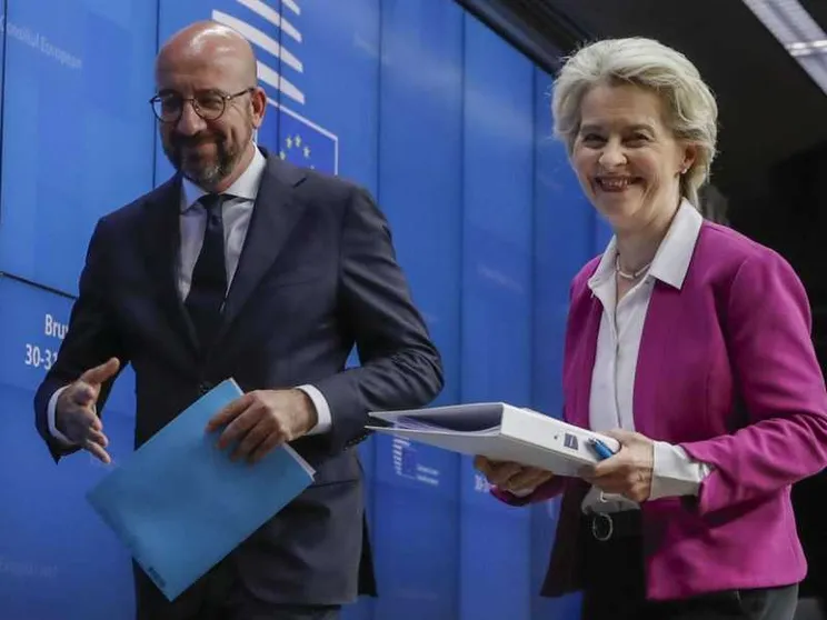 L'Ue approva l'embargo al petrolio russo. Deroga per l'Ungheria