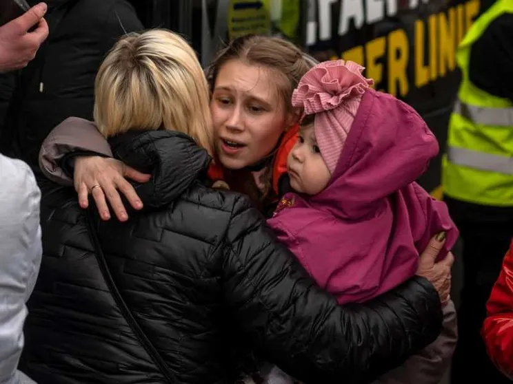 Londra cambia le regole e lascia fuori dalla porta 500 minori soli dall'Ucraina