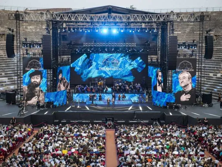 L'Arena canta Dalla con gli amici vecchi e nuovi di Lucio