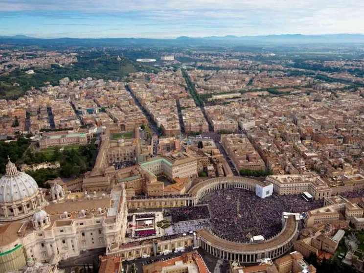 La «riforma» diventa effettiva. Così cambia la Curia Romana