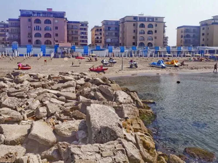 La storia di Said morto dopo aver salvato due bimbi in mare