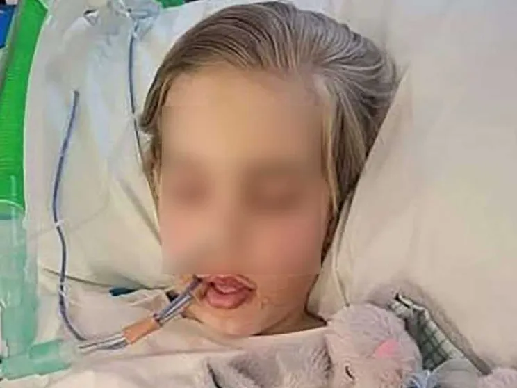 Bimbo in coma. I giudici: «Si stacchi la spina»