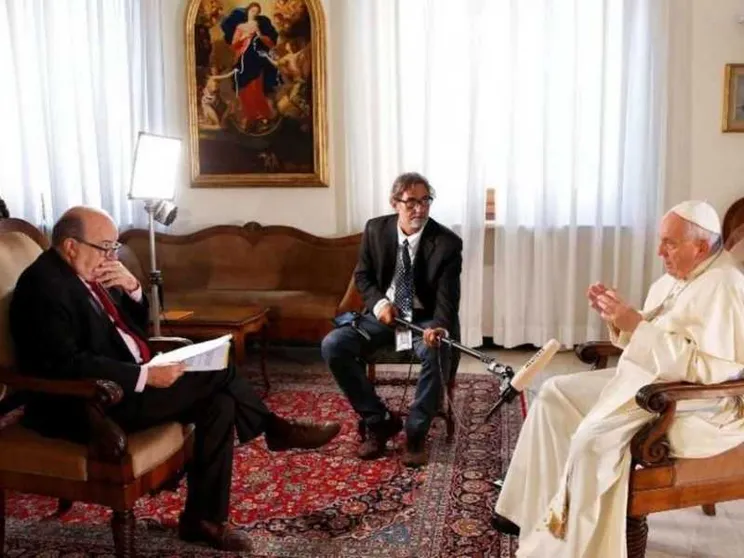 Papa Francesco: «Dimissioni? Mai pensato». "Voglio andare a Kiev e Mosca"