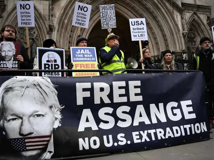 Ex informatico della Cia condannato: passò file «esplosivi» a WikiLeaks