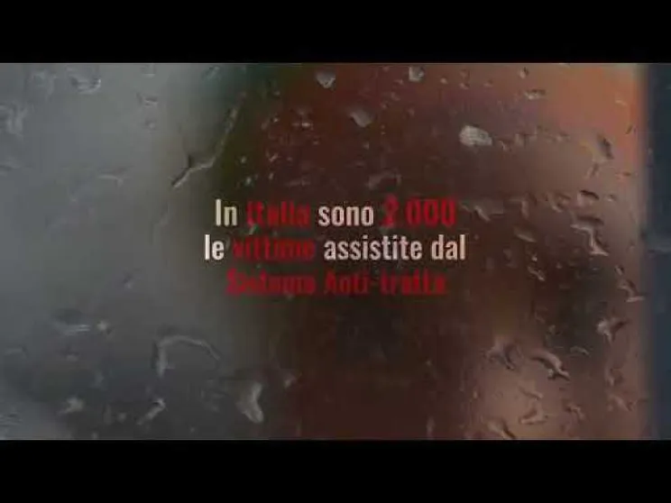 Una vittima su 4 in Europa è minore, in aumento mamme ricattate