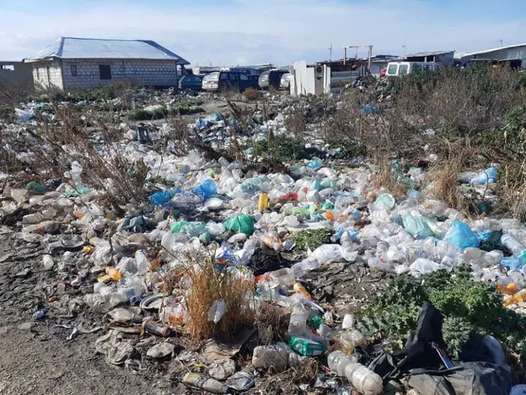 Nel ghetto foggiano, discarica di lavoratori, vincono degrado e illegalità