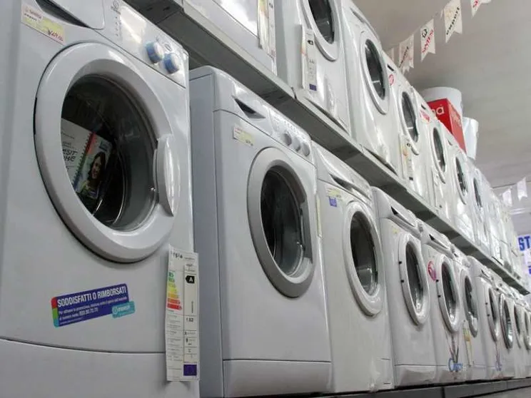 Caro energia ed elettrodomestici: come risparmiare in casa
