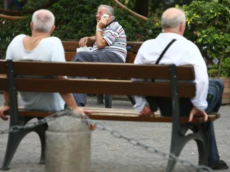 Società in cerca di idee nuove per il «secolo della vecchiaia»