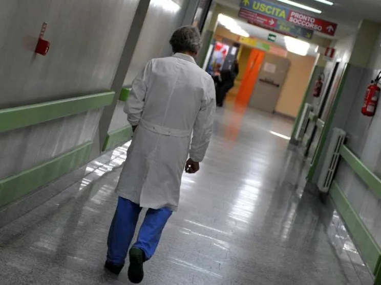 La sanità senza medici né infermieri. Ai partiti manca ancora una ricetta