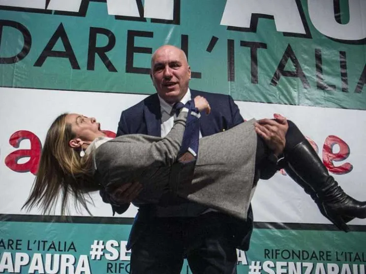 Crosetto: «Crisi choc, Meloni non farà da sola»