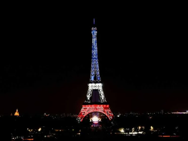 Crisi energetica, Parigi "spegnerà" la tour Eiffel