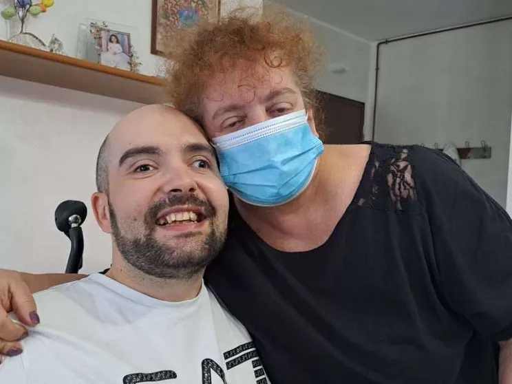 Christian, che si è risvegliato dal coma (e ora sorride)