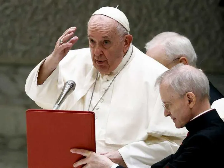 Il Papa: l’altro è fratello prima che cliente