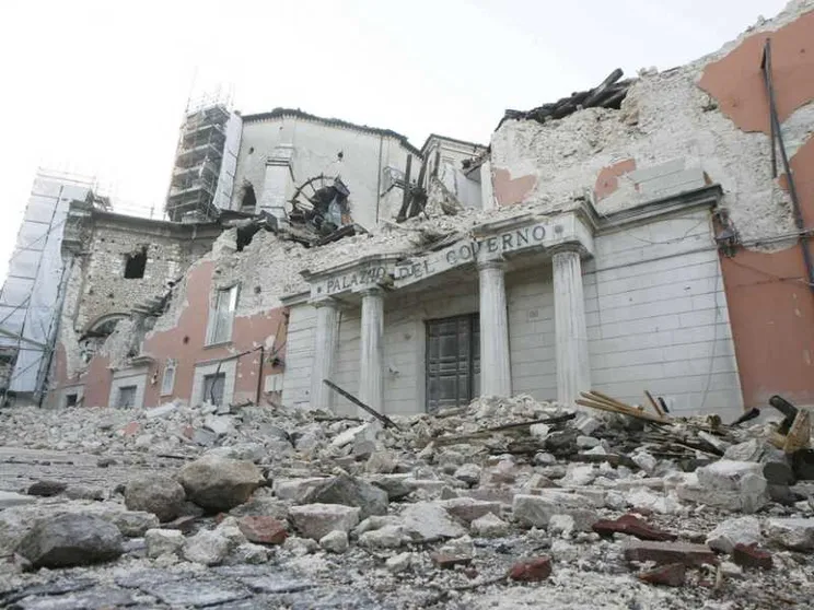 Sisma, sentenza choc: «Concorso di colpa delle vittime, restarono in casa»