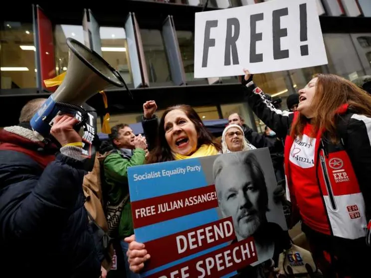 "La mia voce per la libertà di Juliane Assange"