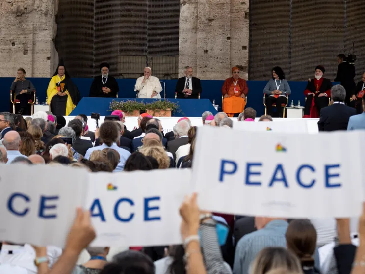 Papa Francesco: «Chi governa ascolti il grido della pace»
