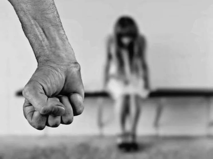 Nel 2022 meno femminicidi in Italia: cresce la prevenzione
