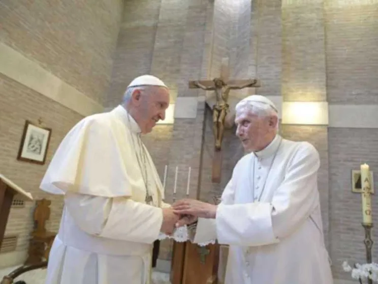 Papa Francesco: «Con Benedetto XVI incontri fraterni e affettuosi»