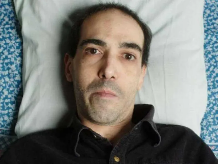 Massimiliano, suicidio assistito in Svizzera. L'unica risposta per i malati?