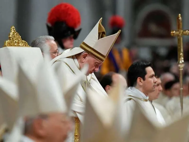 Il Papa: la mangiatoia indica che Dio è vicino, povero, concreto