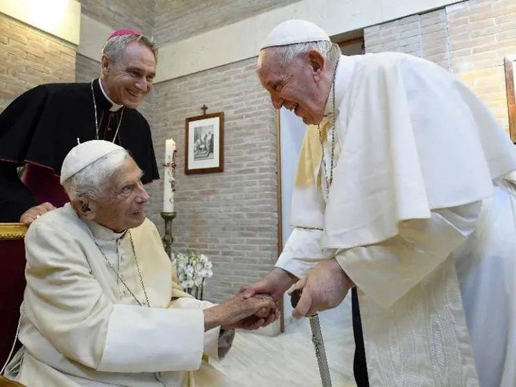 «Benedetto ha partecipato alla Messa del mattino». La preghiera a S. Giovanni