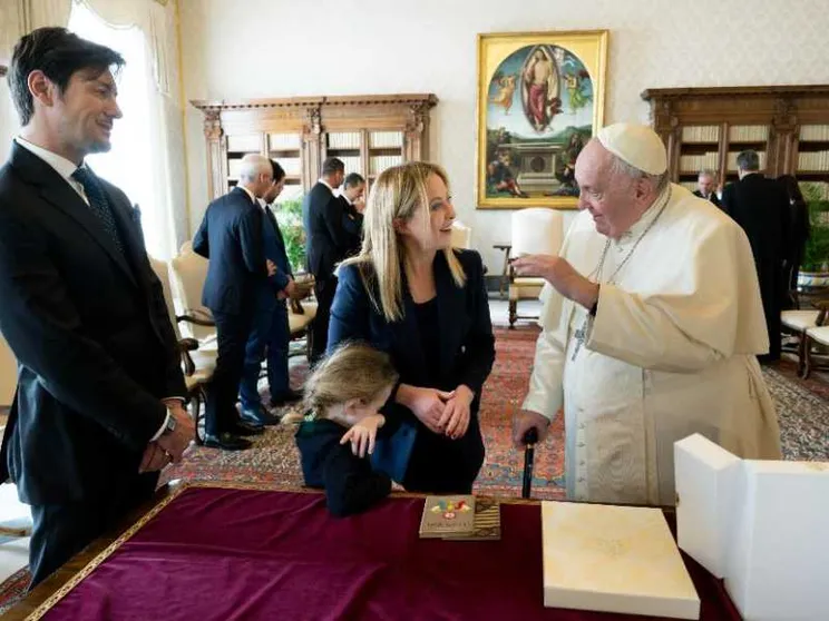 Meloni dal Papa per 35 minuti. Nei colloqui povertà, Ucraina e migrazioni
