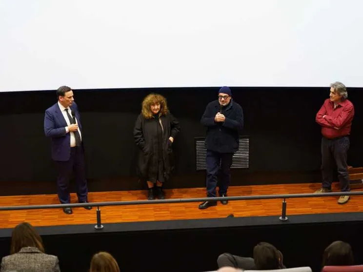 Rosi racconta "In viaggio", il film sulle missioni di Papa Francesco