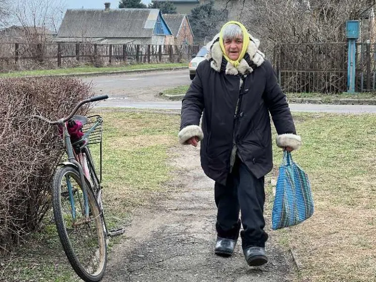 Sotto le bombe. Senza cibo e acqua. «Ma noi restiamo nei villaggi al fronte»