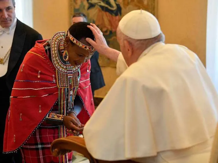 Il Papa: non divoriamo più le risorse naturali, impariamo dagli indigeni
