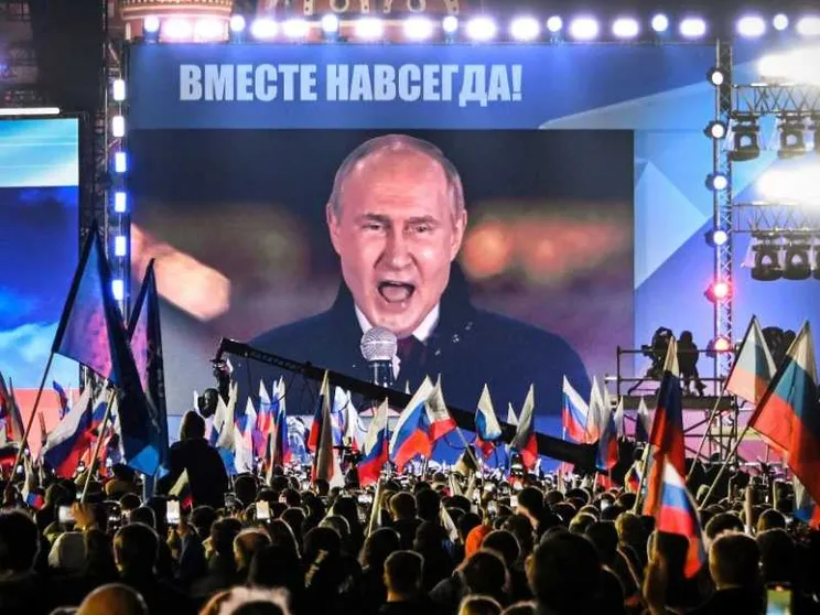 Un anno dopo l'Ue si scopre più spiata. E ritorna la caccia alla «volpe russa»