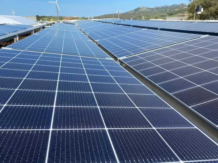 Rinnovabili in crescita continua, l'energia pulita vede il sorpasso