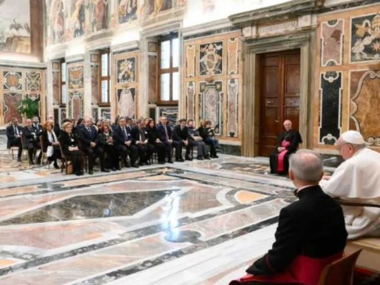 Papa Francesco e le donne: denunciamo le ingiustizie a cui sono sottoposte