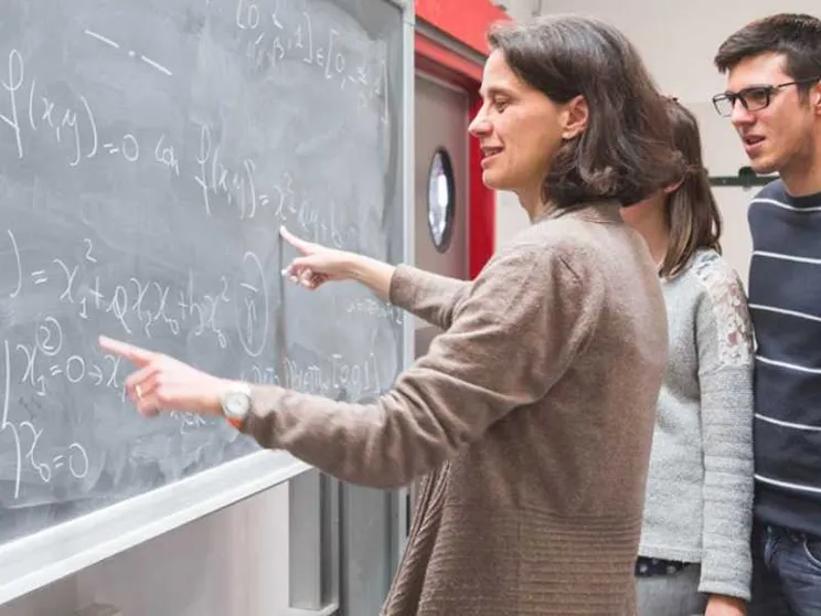 Scuola, 300 milioni in più ai prof. In arrivo il decreto sul reclutamento