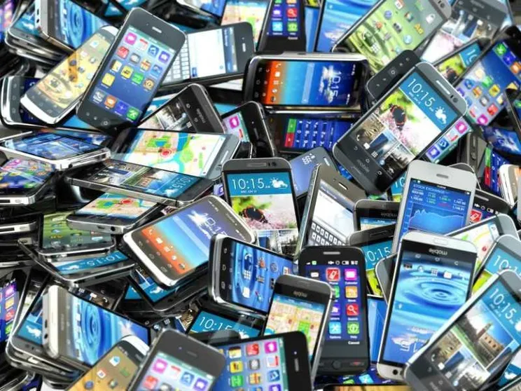 Oro e terre rare: il vecchio telefonino è un giacimento (per tutti)