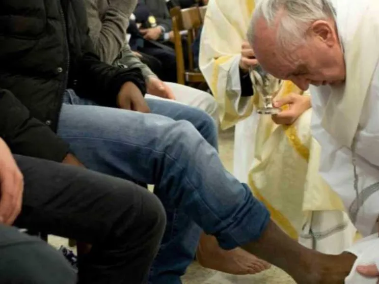 Il cappellano: il Papa in carcere, per i miei ragazzi un raggio di sole