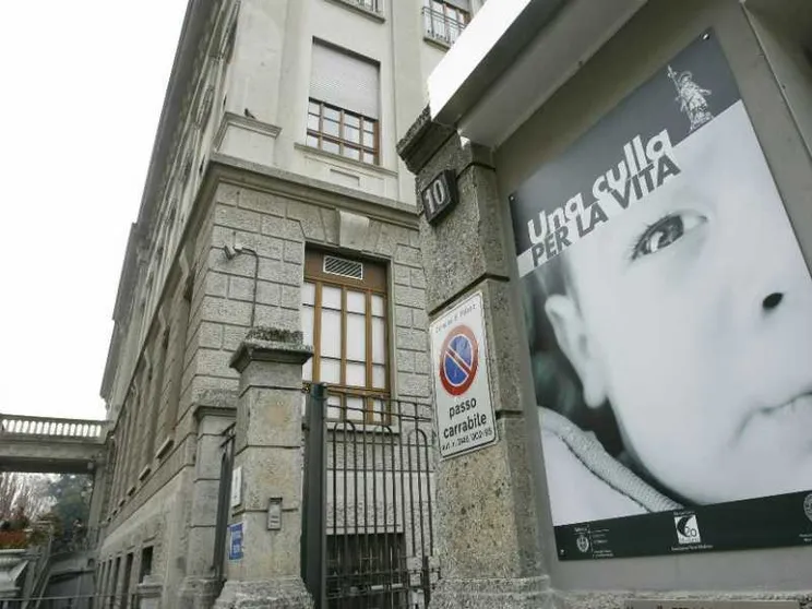 Il Tribunale cerca famiglia per Enea. «Se la mamma ci ripensa, la aiuteremo»