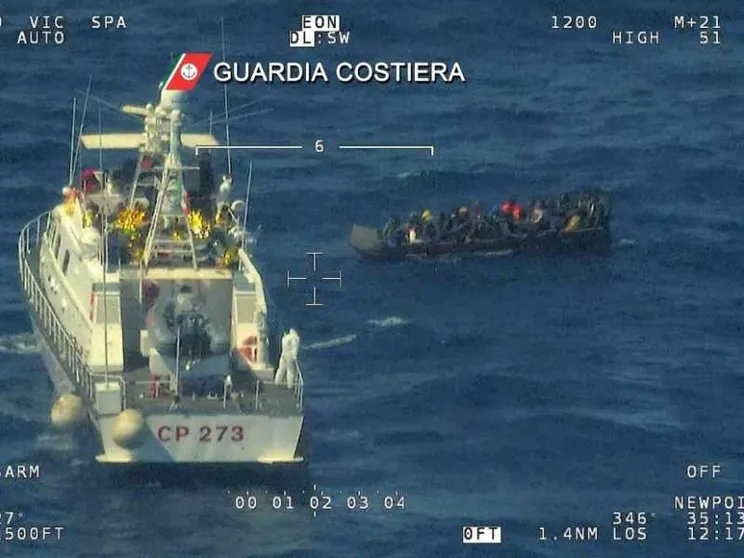 Migranti, il governo dichiara lo stato d'emergenza. I dubbi di Migrantes (Cei)