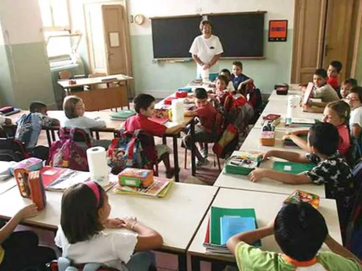 La punizione per l'Ave Maria in classe: 20 giorni di sospensione alla maestra