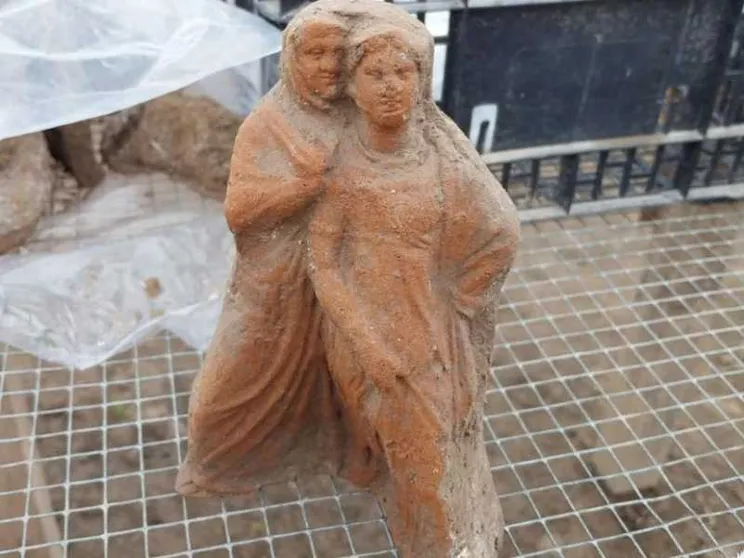 A Paestum nuove scoperte nel tempietto. Le immagini