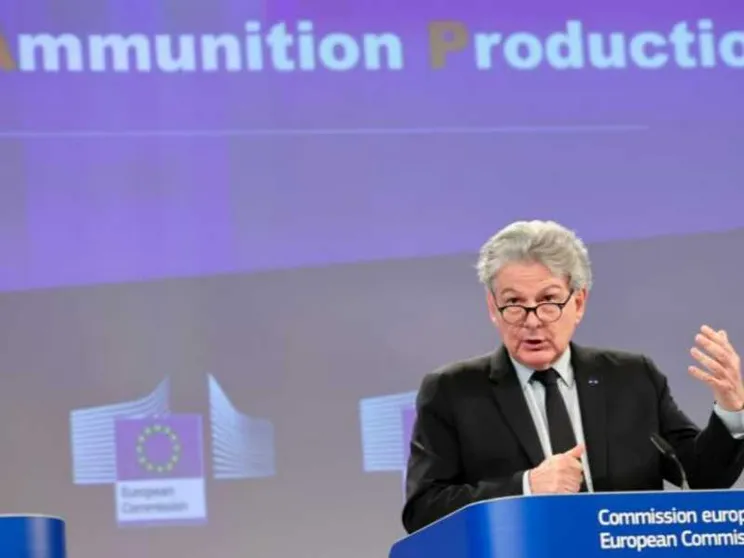 Altri 2 miliardi ai fabbricanti d’armi. «Fondi del Pnrr per produrre munizioni»