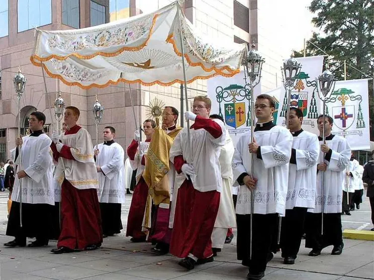 Processione eucaristica coast to coast