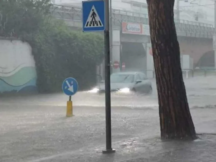 Emilia Romagna, è allerta rossa. Oltre 900 evacuati in provincia di Ravenna