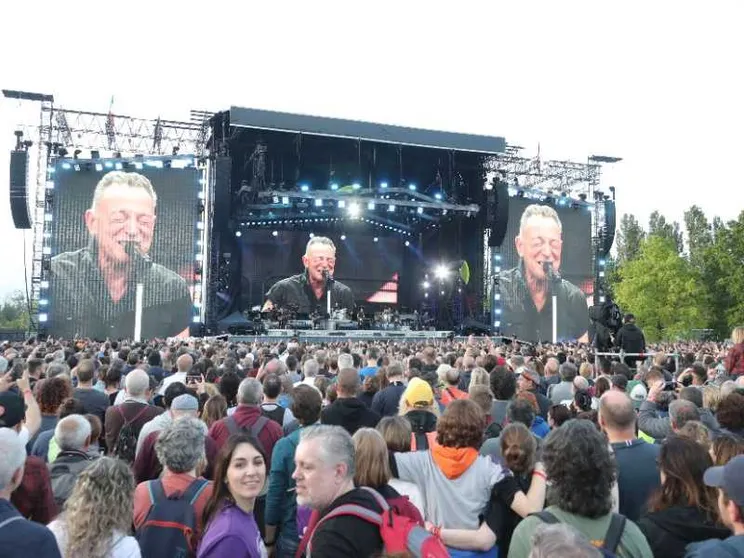Springsteen a Ferrara nonostante tutto. E le polemiche lo travolgono