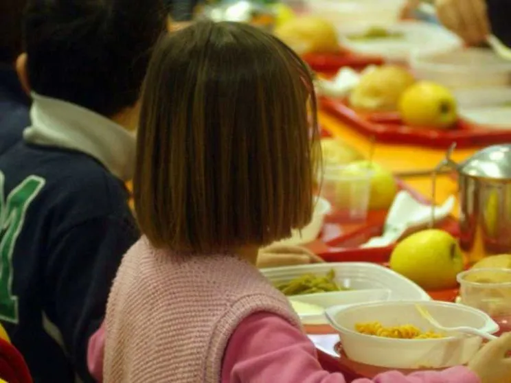 Mense scolastiche: a Torino 6,60 euro a pasto, a Roma 2. Ma mancano i locali