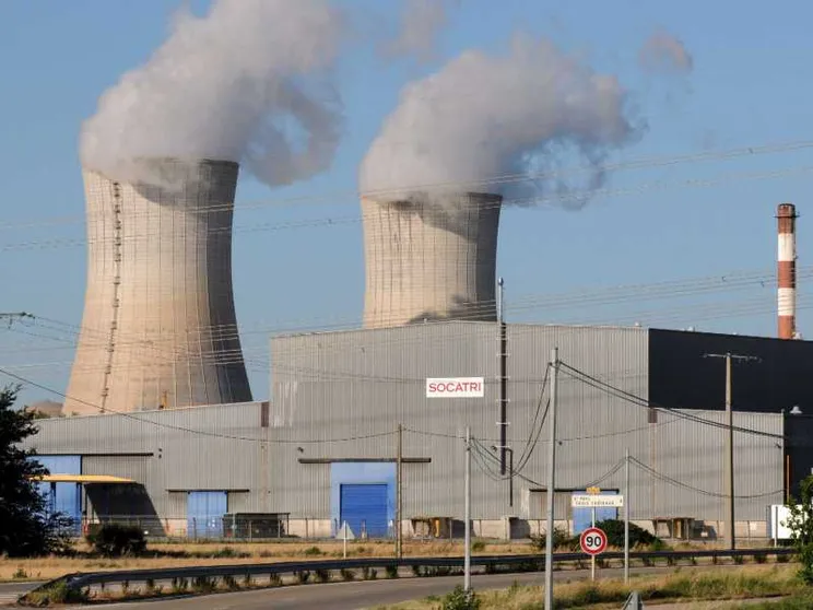 La Francia di Macron punta sul nucleare: sei nuove centrali entro il 2050