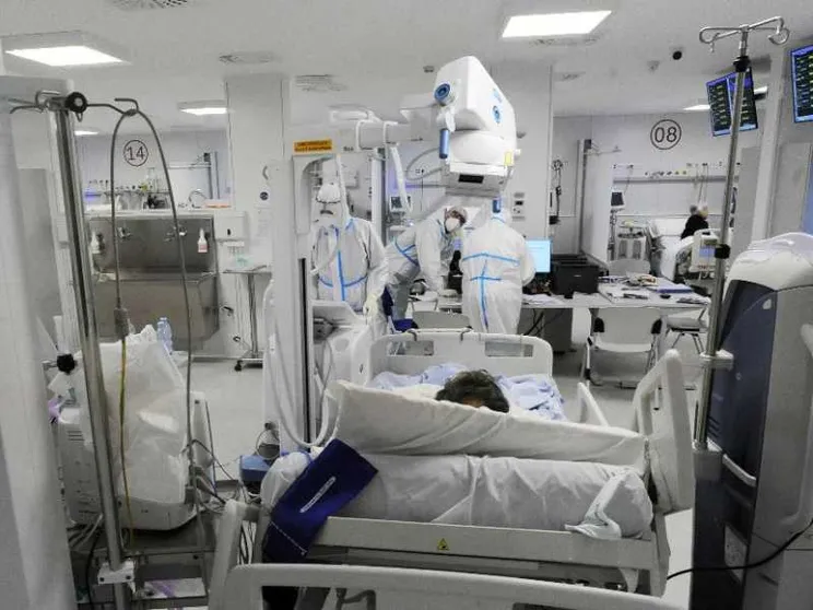 «Nel 2020 il Covid ha causato 78.673 morti». Ma il calcolo delle vittime divide
